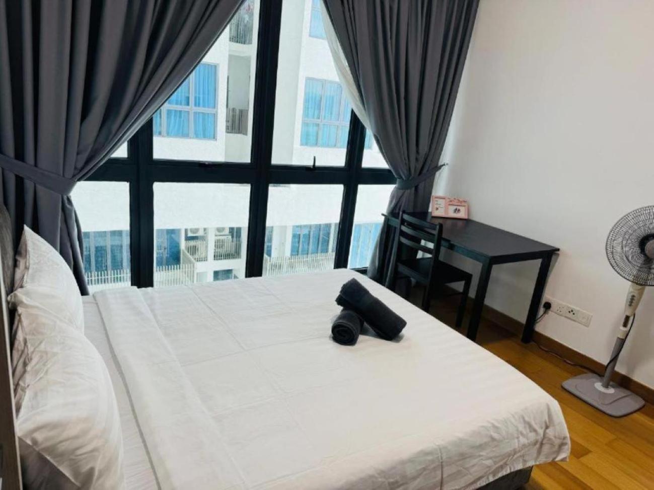 The Luxe Colony Klcc By Sky Pool Leilighet Kuala Lumpur Eksteriør bilde