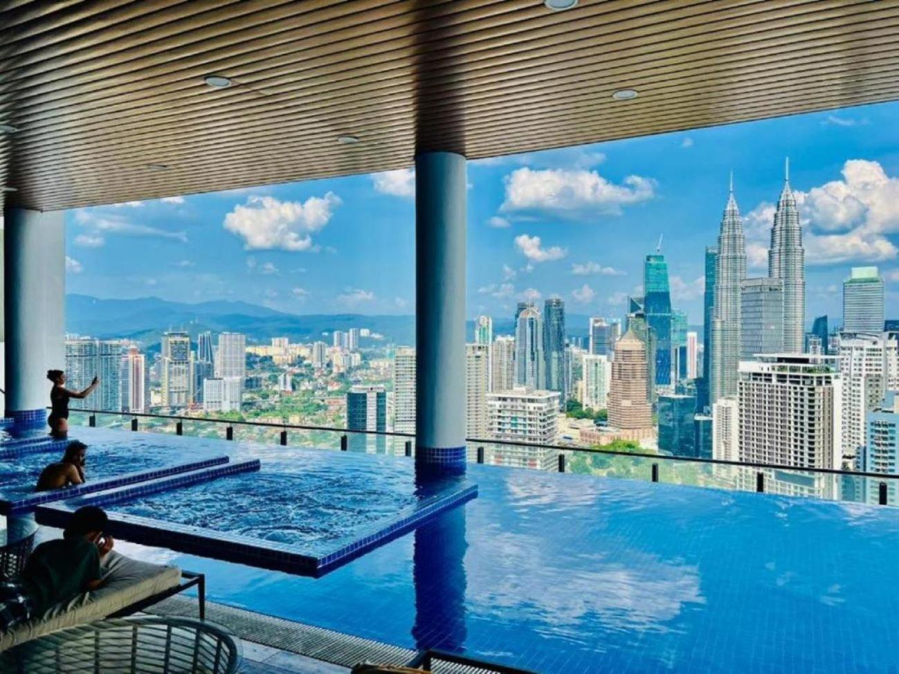 The Luxe Colony Klcc By Sky Pool Leilighet Kuala Lumpur Eksteriør bilde