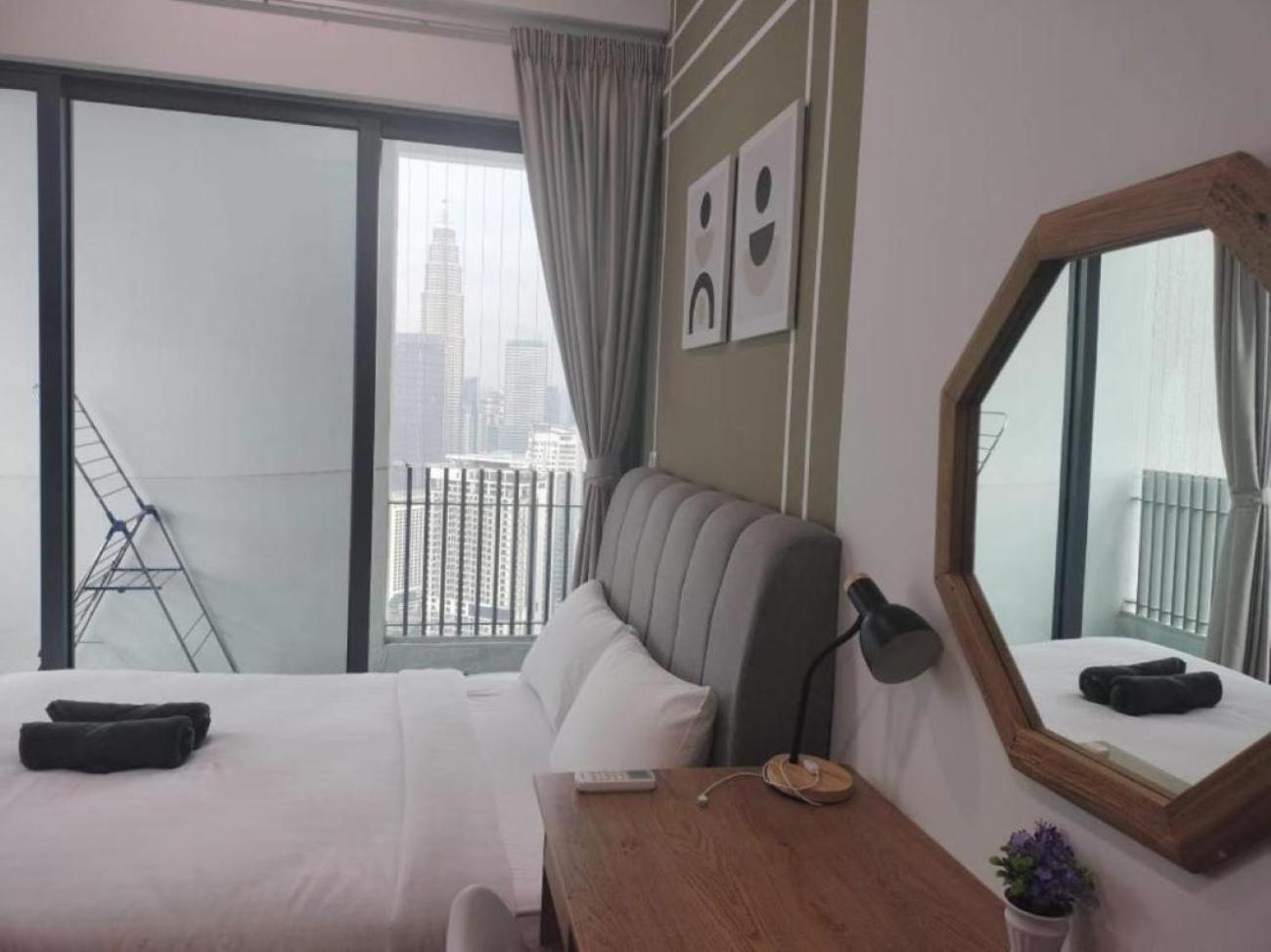 The Luxe Colony Klcc By Sky Pool Leilighet Kuala Lumpur Eksteriør bilde