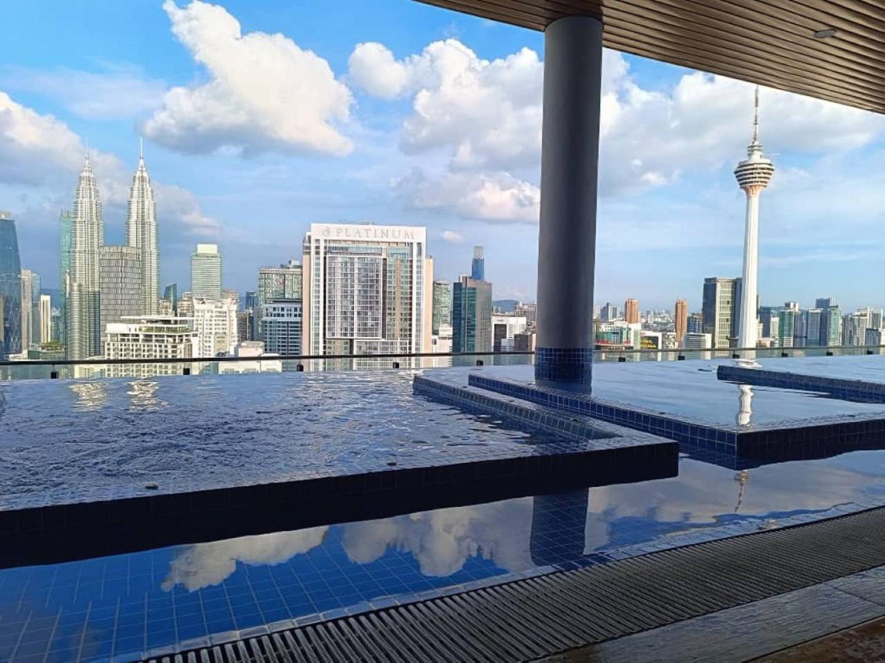 The Luxe Colony Klcc By Sky Pool Leilighet Kuala Lumpur Eksteriør bilde
